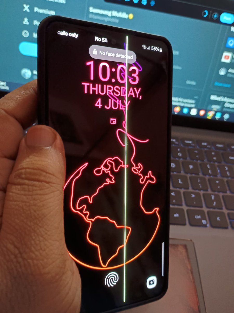 sarveshcoder's tweet photo. @SamsungMobile, I had the worst experience with Samsung. After a security update, my phone got green lines. It's a scam by Samsung. https://t.co/nYRXXcKP1c
