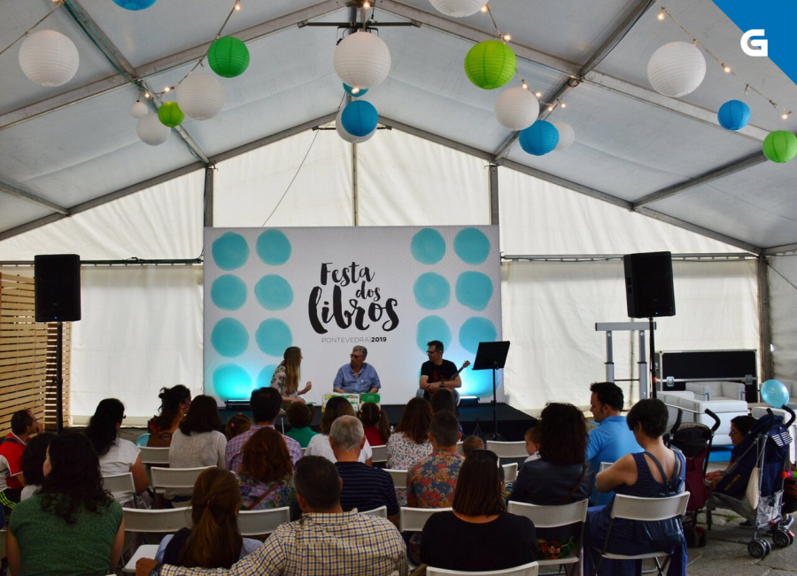diariocultural_'s tweet photo. #Literatura | 📚Os libros saen á rúa esta semana:

📖Na feira do libro de Vigo @LibrariasGal
📖Na Festa dos Libros de Pontevedra
📖 No #FLAZ, o Festival Literario de Allariz
 https://t.co/IwBk2ou8GP https://t.co/gfNn9k7exN