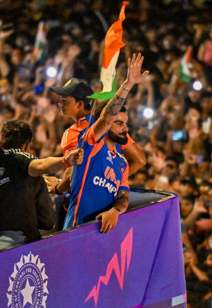 BluntIndianGal's tweet photo. The most iconic frame of the day ft. Virat Kohli 🥶 https://t.co/dFO4YlsvCD