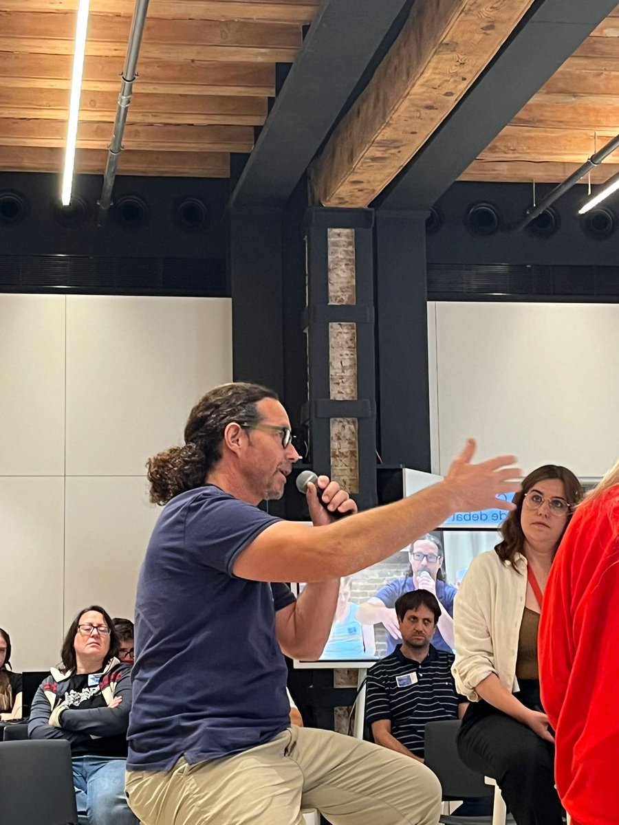 Avui he participat a l sessió del Col·laboratori Metropolità de Barcelona amb i2CAT i el PEMB.
He coincidit amb Nadala Fernández i he conegut finalment a <a href="/ArsGames/">ARSGAMES</a> i Eurídice Cabañes. Impressionat amb la seva feina i amb ganes d’encaixar projectes plegats.