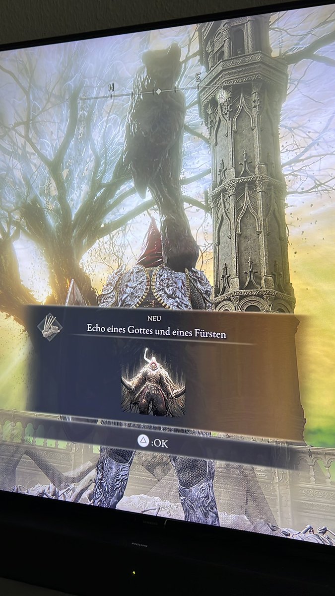 Endlich #ShadowoftheErdtree beendet. Der letzte Boss in #ELDENRING besiegt. Ein Meisterwerk von Spiel und ein großartiges DLC. 
An <a href="/fromsoftware_pr/">FROMSOFTWARE</a> #ELDEN_RING #ShadowoftheErdtree können sich alle Entwickler mal eine Scheibe abschneiden.