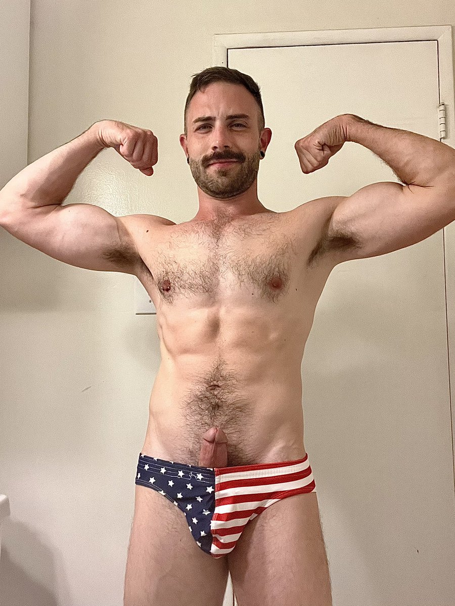 Happy 4th! Who’s excited? ❤️🤍💙