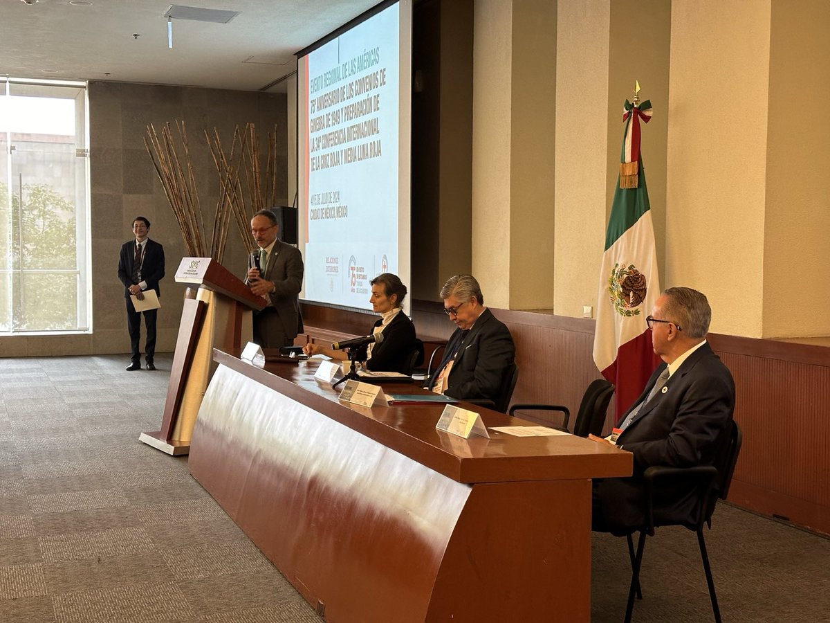CICR_DRMX's tweet photo. ▶️ En conjunto con la @SRE_mx y expertos de 17 países de las Américas, arrancamos nuestro evento regional para conmemorar el 75 aniversario de los #ConveniosDeGinebra.

🔻 Te invitamos a reflexionar con nosotros sobre la relevancia y desafíos actuales de las leyes de la guerra. https://t.co/yMpqM9hYrf