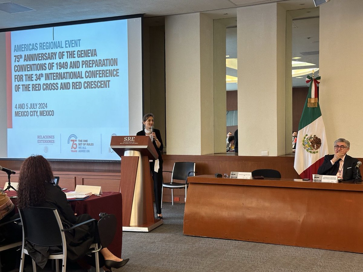 CICR_DRMX's tweet photo. ▶️ En conjunto con la @SRE_mx y expertos de 17 países de las Américas, arrancamos nuestro evento regional para conmemorar el 75 aniversario de los #ConveniosDeGinebra.

🔻 Te invitamos a reflexionar con nosotros sobre la relevancia y desafíos actuales de las leyes de la guerra. https://t.co/yMpqM9hYrf