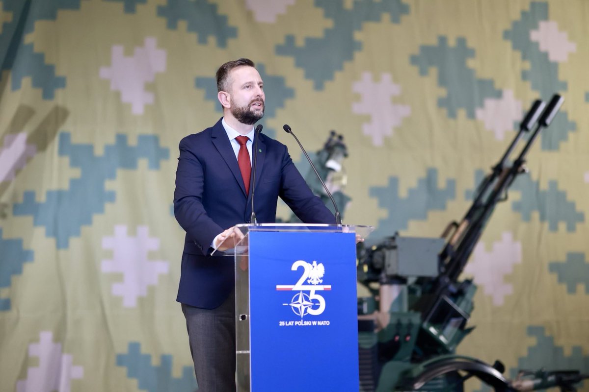 Dobra wiadomość dla naszego bezpieczeństwa! Dziś podpisaliśmy kolejną umowę dotyczącą wsparcia logistycznego dla przeciwlotniczych zestawów rakietowo-artyleryjskich PILICA+. Jak ważne jest wzmacnianie systemu obrony przeciwlotniczej pokazuje nam każdego dnia wojna na Ukrainie.