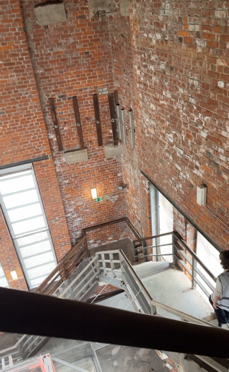 Ekan lomapäivän kunniaksi tein pienen retken Kallion kirkon torniin (96 m meren pinnasta, 273 rappusta). Mahtavat maisemat ja hieno elämys. <a href="/Kallionsrk/">Kallion seurakunta</a> #Helsinki helsinginseurakunnat.fi/kallionseuraku…