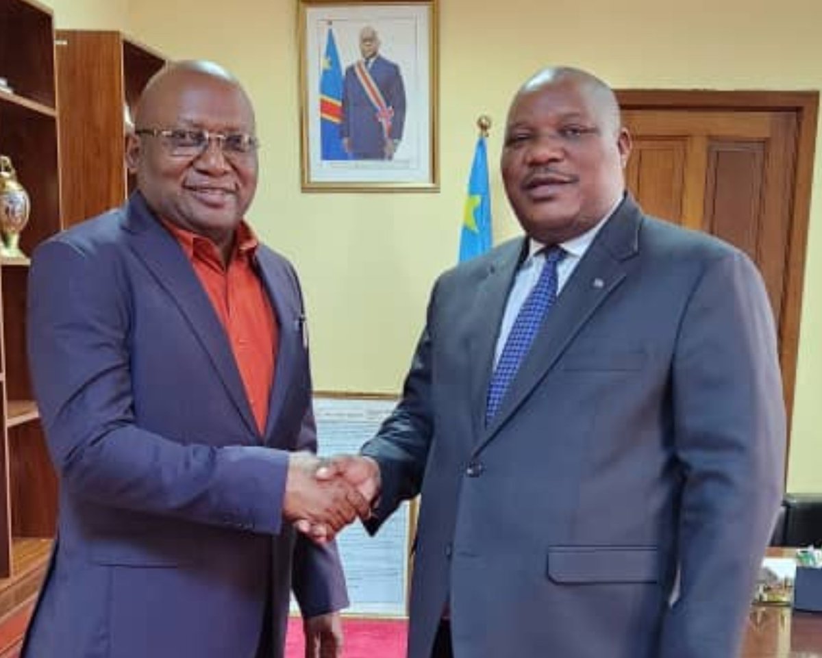 Avec le DG  Nico NZAU de l'Agence congolaise de Grands travaux pour lui transmettre les encouragements de ma base.
Échanges aussi autour de l'amélioration des conditions salariales des ouvriers. Il a promis de saisir Sinohydro à ce sujet.
Modernisation de la RN5 et Stade moderne