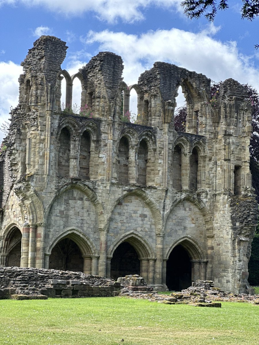 IHopkins30's tweet photo. @Lakeside_Sch Dakota has been to visit Wenlock Priory &amp; Wroxeter Roman City today. https://t.co/qrjF6A4nVm