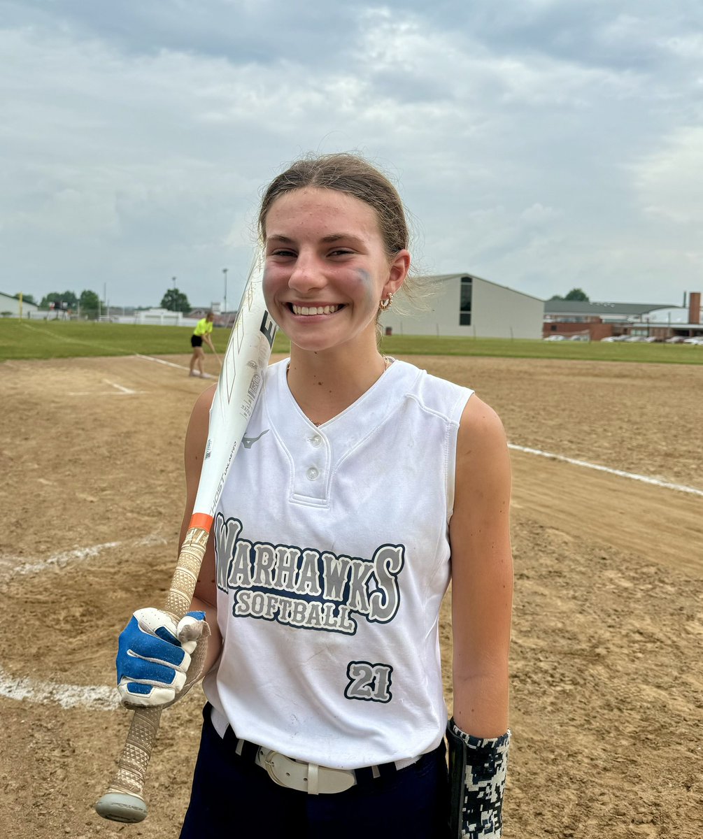 Warhawks09Dixon's tweet photo. 💥 NUKE ALERT 💥

Shout out to Alexa Anderson (Chardon ‘27), hitting her 1st home run of the season with a drive DEEP over the LC fence.  @Alexa_Anders7 @Topper_Softball 

Keep swinging a hot bat kid!

#NukeAlert  

💪🏼🥎💨🔥🔥 https://t.co/UBuVHYx4Xz
