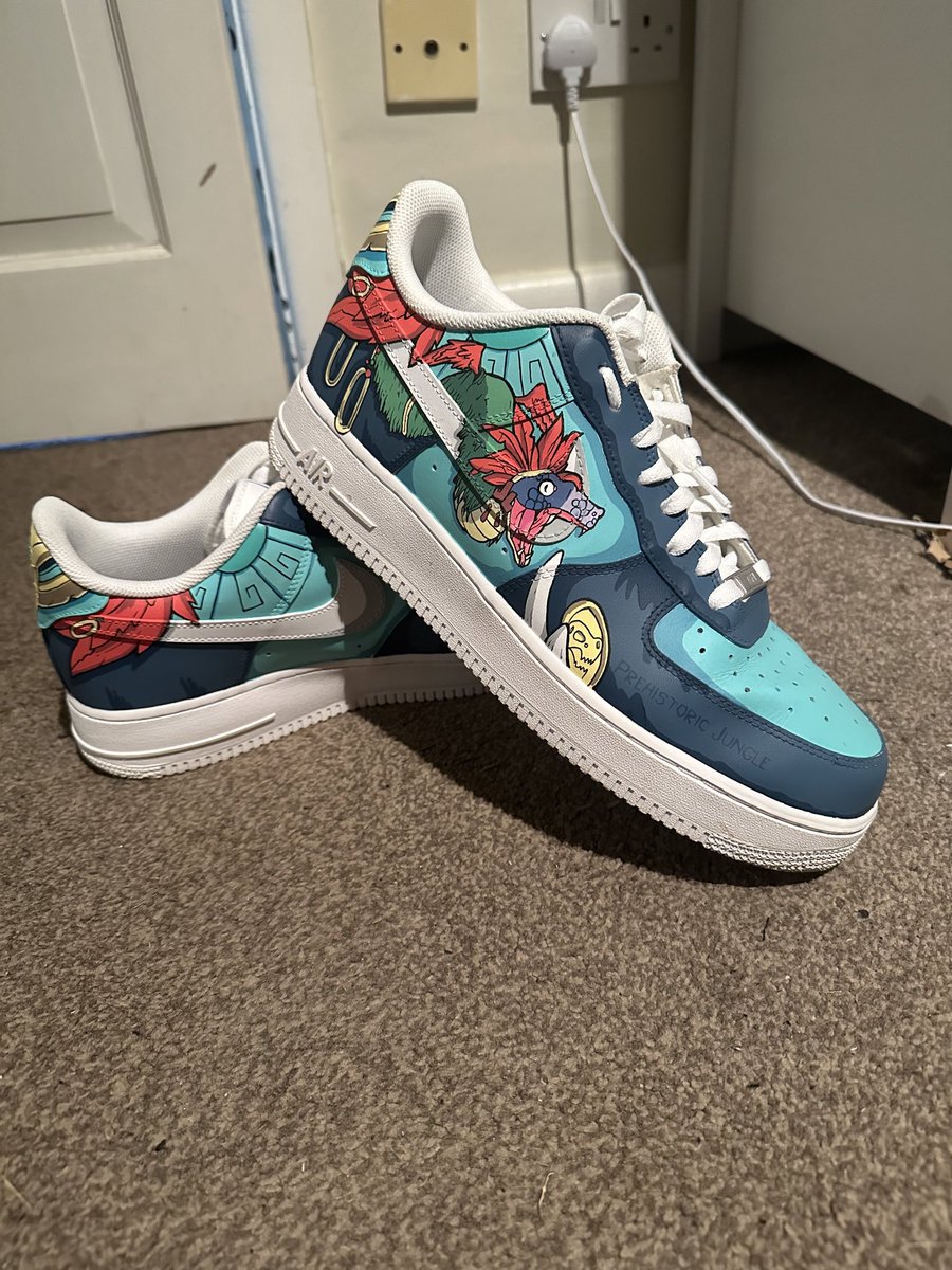 pumpactionpurde's tweet image. I know fr you do an amazing job 🧡
got these beauties from you from @CaveCreativeNFT (previously Annoyed Rex Club)
🔥