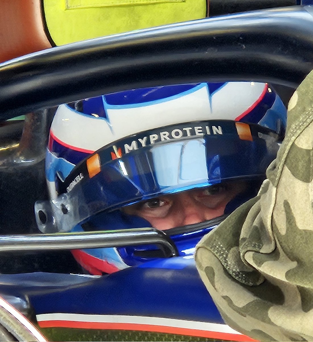 AlbertFabrega's tweet image. Tal como especifica el reglamento, @FranColapinto ha pasado el test de salir del coche en 7" y montar volante en 5". En total max 12", para poder participar mañana en los libres 1 
#f1 #BritishGP