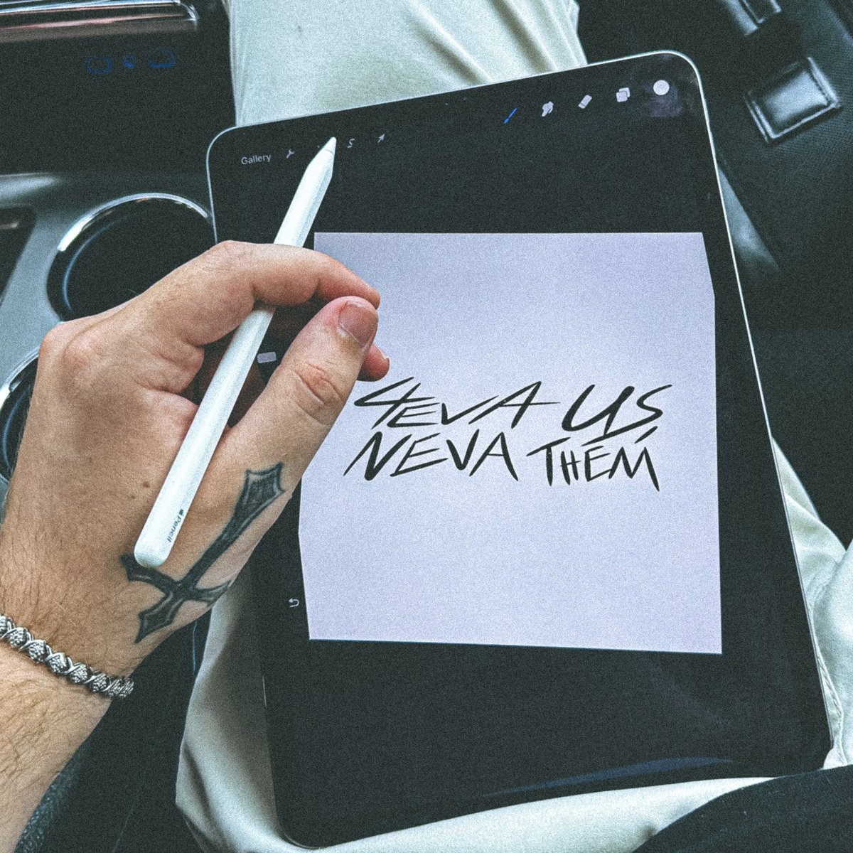 4Eva Us Neva Them - <a href="/42_Dugg/">42Dugg</a> 

artwork by me
out now
