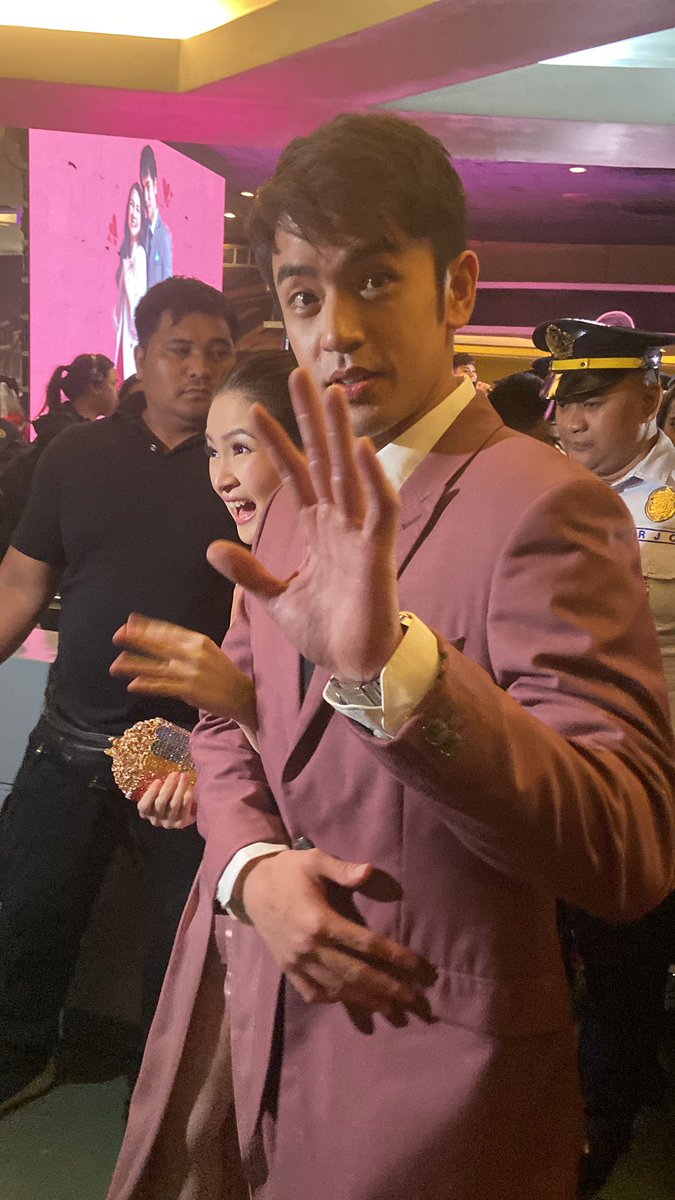 its_oskee's tweet photo. That Kind of Love” Premiere Night in SM Megamall. The best pair @davidlicauco @dealwithBARBIE . Napakagaling, Ganda ng story at Chemistry.

#BarbieForteza #DavidLicauco #ThatKindOfLove #TKL #FindLove #UnexpectedMatch #PocketMediaFilms #BARDA #BardaThatKindOfLove @RegalFilms https://t.co/VX0pr5CHQP