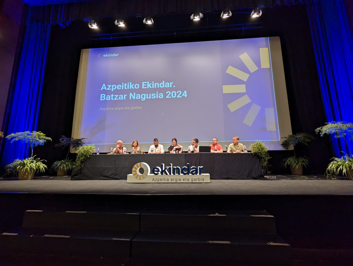 EEkindar's tweet photo. 2024ko batzar nagusia egin genuen atzo. Orain arte egindako ibilbidea errepasatu, eta aurrera begira jarri gara.
https://t.co/IerUgXtRgn https://t.co/vEeDxE5dRG
