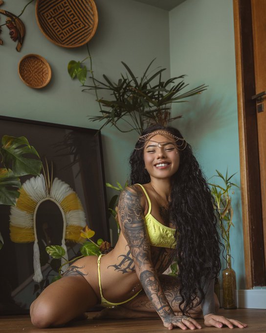 Yellow really is the warmest color with @blasianqueenxo in our Set of the Day 💛 #altmodel #vintage #inkedgirls<a class="tags" target="_blank" title="On Twitter" href="/?out=eyJ0eXAiOiJKV1QiLCJhbGciOiJIUzUxMiJ9.eyJpYXQiOjE3MjA5MDgyMzEsImlzcyI6InR3cG9ybnN0YXJzLmNvbSIsIm5iZiI6MTcyMDkwODIzMSwiZXhwIjoxNzUyNDQ0MjMxLCJyZWRpcmVjdF91cmwiOiJodHRwczovL3R3aXR0ZXIuY29tL2JsYXNpYW5xdWVlbnhvIn0.qPyO1r1VHEbaDTXuTrACtpz2csre4Qt0rkvbNNA4jZkMWsunV3Ly6YGfUpKpuxEyTEmXq4myI4zlJautfixlSA">@blasianqueenxo</a><a href="/tag/brunette"class="tags"><span>#brunette</span></a><a href="/tag/vintage"class="tags"><span>#vintage</span></a><a href="/tag/inkedgirls"class="tags"><span>#inkedgirls</span></a><a href="/tag/plants"class="tags"><span>#plants</span></a><a href="/tag/altmo"class="tags"><span>#altmo</span></a>