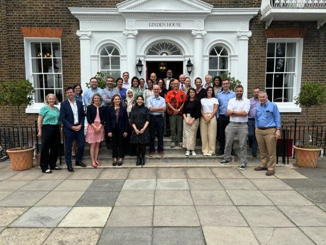 Very proud to be joining the team <a href="/imperialnhs/">Imperial NHS 💙</a> in Charring Cross and Hammersmith Hospitals as a consultant in Acute/General Medicine and Nephrology - the next step forward after 14 years of training