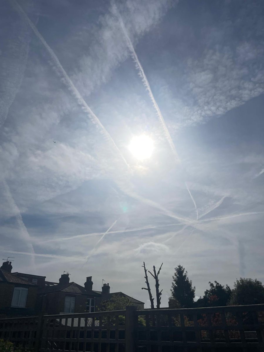 Marie10376722's tweet photo. @bbcweather Yes and likely till 2090. #bangeoengineeringuk
#Chemtrails
#StratosphericAerosolInjection https://t.co/aMWa8YvSBu