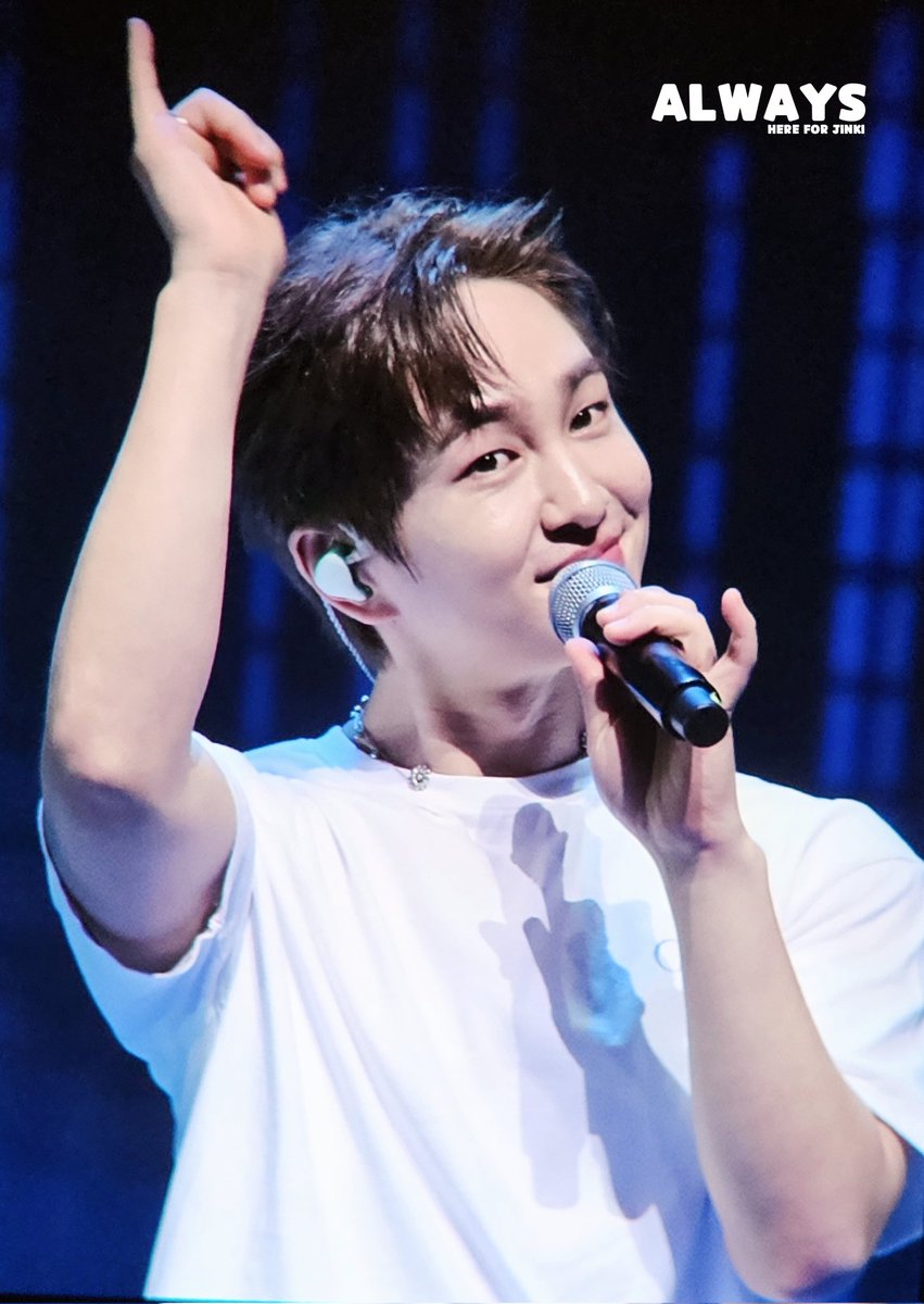 always___1214's tweet photo. 240704 마닐라 GUESS 
Promise~🤙🏼🤙🏼🤙🏼
#온유 #이진기 #ONEW #オンユ #SHINee #샤이니 #ONEW_GUESS https://t.co/Dywei4as95