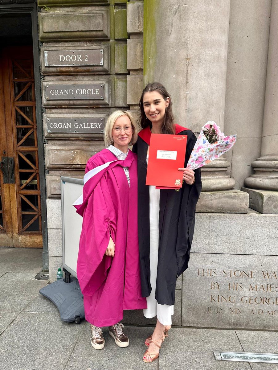 Delighted to see Martyna Nowosielska receive her <a href="/BiochemSoc/">Biochemical Society</a> Undergraduate Recognition Award at <a href="/ENUApplyScience/">ENU Applied Sciences</a>  graduations yesterday! <a href="/CbghEnu/">CBGH-ENU</a> <a href="/smkd87/">Samantha</a> <a href="/sharron_vass/">Sharron Vass</a>