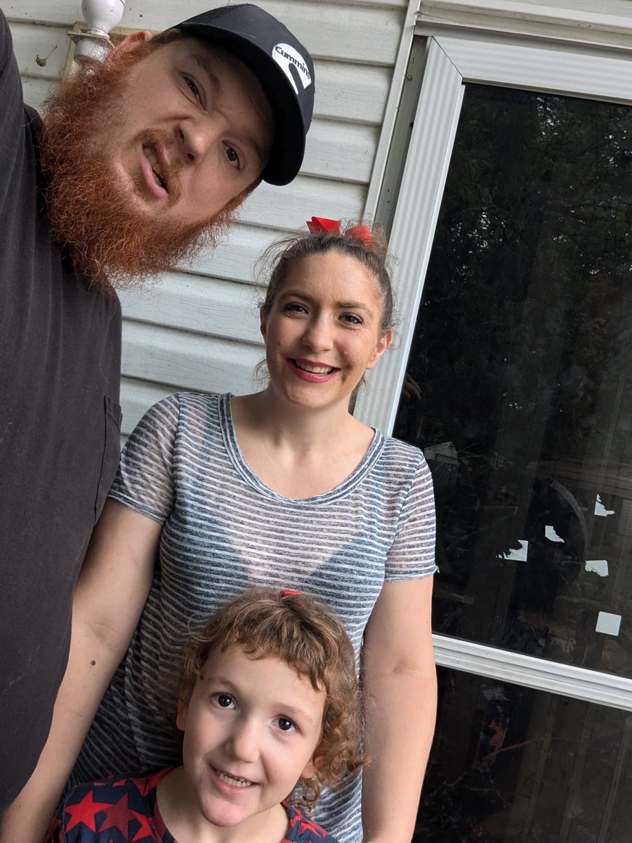 NJones8819's tweet photo. Happy 4th of July everyone, Here at the Jones House we are getting ready to grill some burgers and hot dogs, Thanks #Jemmburger & #NathansFamous for great Burgers and Hotdogs & #Redds for some great drink https://t.co/1pL8UnjSt2