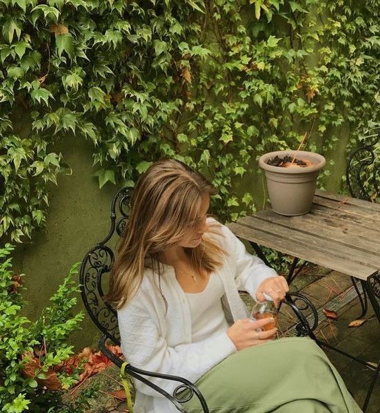 shewearprada's tweet photo. Summer afternoons ⛅🌷🌿🍰 https://t.co/EFY1YmwZMd