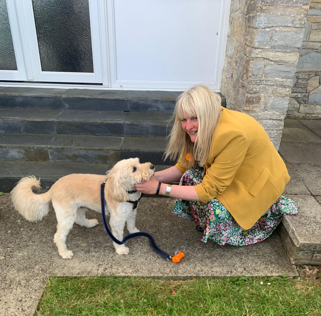 It had to be done.

#dogsinpollingstations