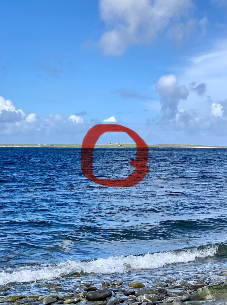JaneHarrison865's tweet image. Looking across from one Skaill farm on Papa Westray to another on Westray across the water. 
Skaill = Old Norse skáli, 'hall'
Wonder which important saga person might've lived in the Papay one? 🤔
@RagnasIslands