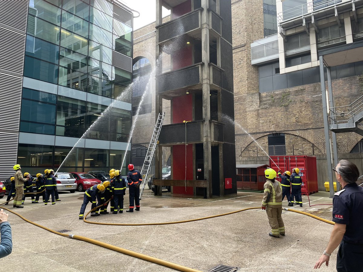 LondonFire's tweet photo. Congratulations to the #Dowgate Fire Cadets from @CLSGgirls, who recently had their passing out ceremony!👏🎉
Learn more about our @LFBFireCadets: https://t.co/tt7Jp0ZwgS https://t.co/VBMybeBYlk