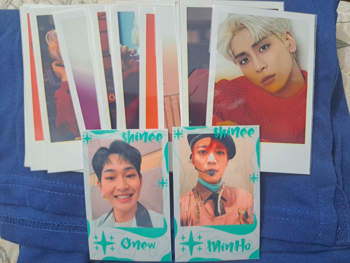 RIFA SOLIDARIA: me ajude a cuidar da minha irmã internada e concorra a chance de ganhar mimos do SHINee! 💙

10$ cada número

1° Lugar: Key "Moment of SHINee" Photocard + 2 Polaroids  + Chaveiro "Replay" 
2° Lugar - Kit 18 Polaroids Jonghyun "POET ARTIST" + 2 Polaroids ♡