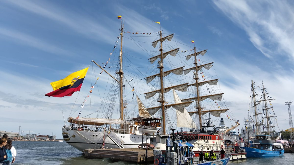 Malgrats's tweet image. El #BuqueEscuelaGuayas en #Helsinki. Flamea el Tricolor Nacional en el #TallShipRace2024
#Ecuador 🇪🇨