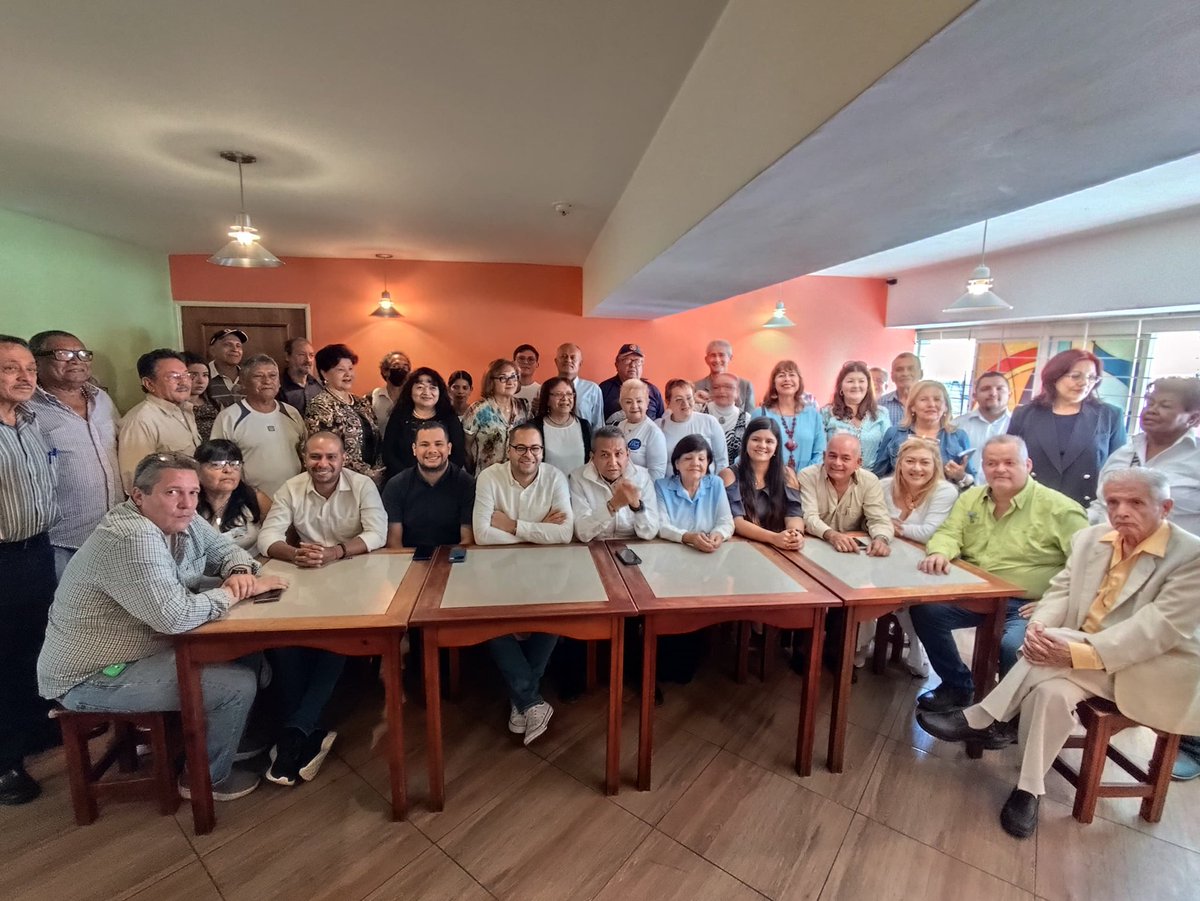 RamonGuevaraMRD's tweet photo. @PartidoADMerida en Resistencia trabajarán para garantizar el respecto a los votos.
 https://t.co/k8dfwNMgR8 https://t.co/8R4zvCjRgw