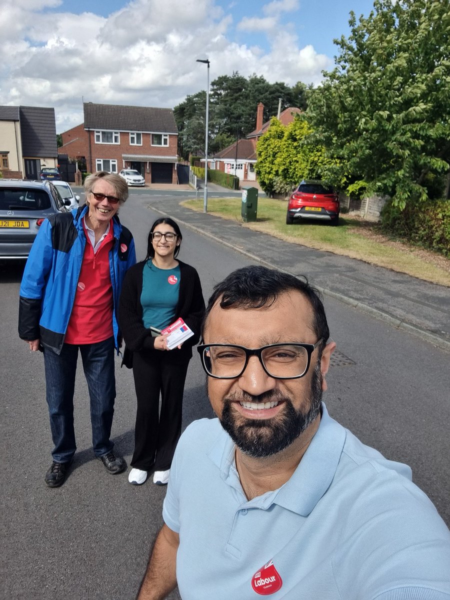 Fantastic response across the three #Doncaster constituencies today. People have had enough and want change. You have until 10pm to #VoteLabour @LeePitcher9 @SallyJameson <a href="/Ed_Miliband/">Ed Miliband</a>