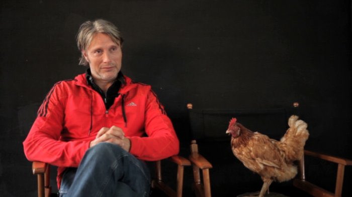 DancyDays's tweet photo. Man and chicken 🐔 
#MadsMikkelsen https://t.co/A3qcqrO2JB