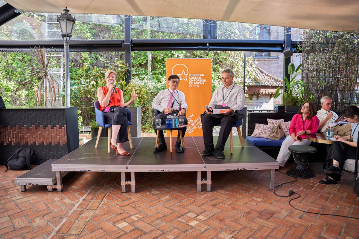 ECFR (@ecfr) on Twitter photo On the terrace of <a href="/casamerica/">Casa de América</a>, <a href="/oertel_janka/">Janka Oertel</a> hosts <a href="/markhleonard/">Mark Leonard</a> and Wang Jisi on “The Idea of China”. Here are a few takeaways👇🧵
#ACM24 On the terrace of <a href="/casamerica/">Casa de América</a>, <a href="/oertel_janka/">Janka Oertel</a> hosts <a href="/markhleonard/">Mark Leonard</a> and Wang Jisi on “The Idea of China”. Here are a few takeaways👇🧵
#ACM24
