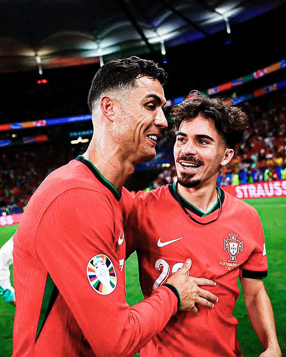 Ligue1_POR's tweet photo. Amanhã é dia! 🇵🇹🔜

#EURO2024 https://t.co/w0agDC10Et