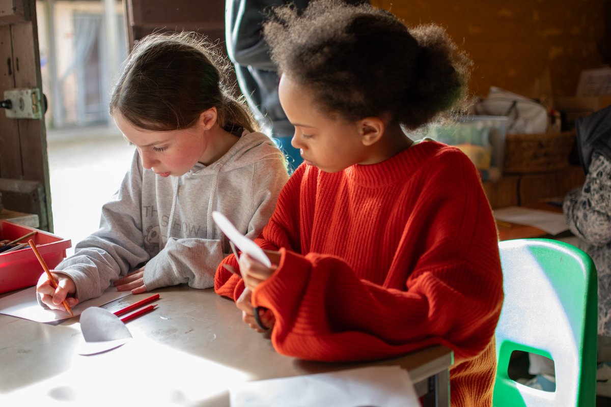 farmersforaweek's tweet image. #CreateWeek is a celebration of the power of art to improve wellbeing, something we strongly believe in and which is shown in the craft sessions at our farms 👩‍🎨 

Have you ever created something inspired by a visit to @Nethercott_FFCC, @WickCourt_FFCC or @Treginnis_FFCC?