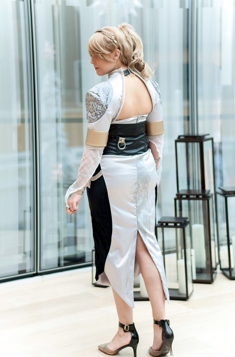 VintageAerith's tweet photo. #LunafreyaNoxFleuret #Lunafreya of #FFXV #FinalFantasyXV #Kingsglaive #FF15 #FinalFantasyXV 

My MAGNUM OPUS. Custom silkscreened fabrics in the bolero and dress from @stefmasc, custom ponytail clip wig by @alchemic_rose, excellent craftsmanship. Just needs ironing. 

$200 (OBO) https://t.co/1XFylmRmLt
