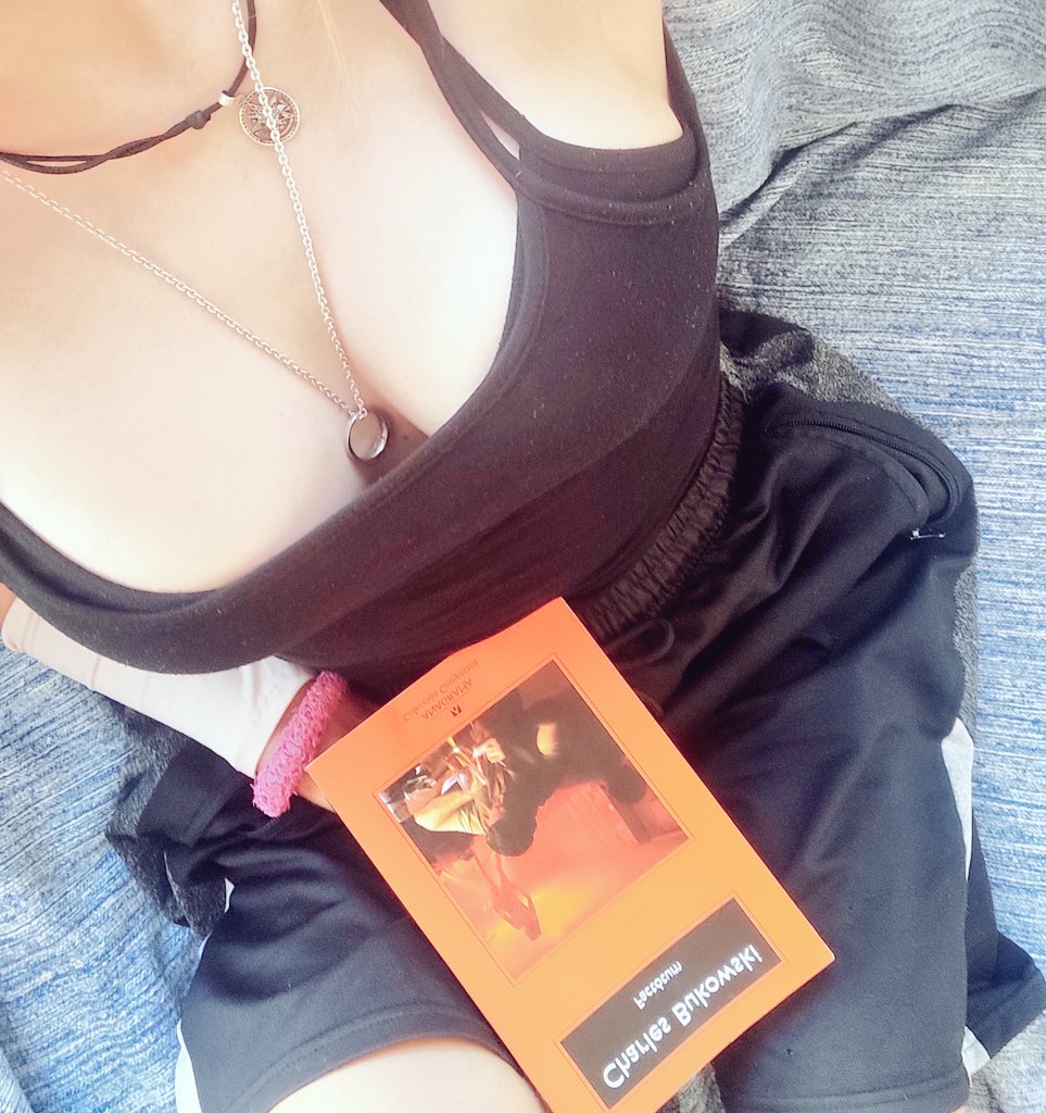 mingyisanp's tweet photo. Mi chico se ha ido a currar y yo a devorar otro libro más , entretieneme por md ,reembolsa lo que me ha costado y da las gracias🤫😈😈 https://t.co/9ehL90QVK9