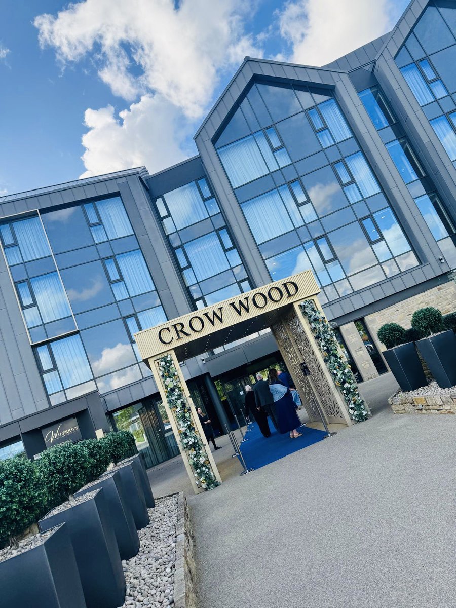 PSP_Print's tweet photo. Itβs a glorious night @HotelCrowwood for the Burnley Business Awards! βοΈπ #BBAW24
@burnleycouk https://t.co/ALgISHtkYW