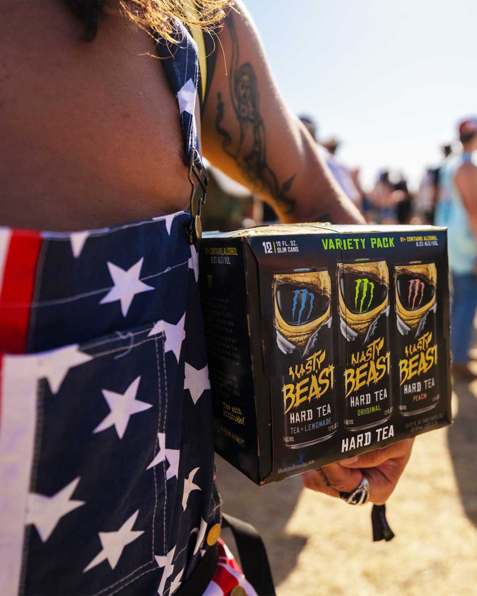 BeastUnleashed's tweet photo. Today's forecast calls for red, white & blue and a whole lotta #NastyBeast! Cheers America ๐ป๐บ๐ธ https://t.co/YCrLj3nics