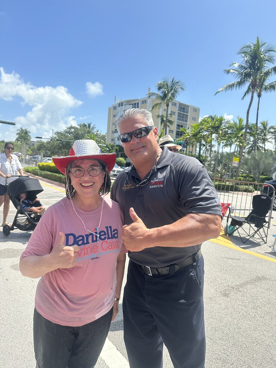 Wow! #TeamDLC had an incredible time at the historic Key Biscayne 4th of July Parade! It's wonderful to see our community come together to celebrate our nation's independence. Thank you to everyone who made this event unforgettable. Happy Independence Day! 🇺🇸🎆