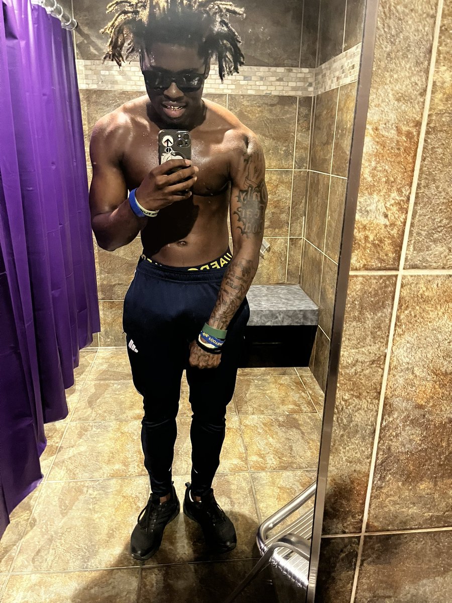 TeranceJohnson7's tweet photo. Consistently working🔥🔥🫶🏾 https://t.co/UcEjMWxRvA