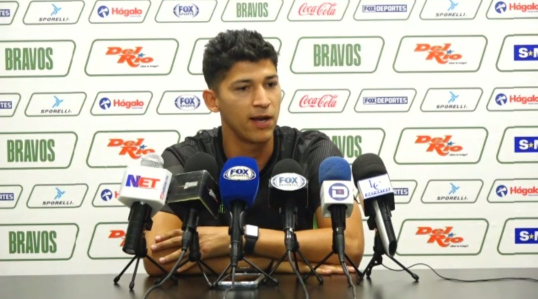 LSport79727's tweet photo. 🗣: "Que se sientan identificados con el equipo, con la garra, con el entusiasmo, con la intensidad que ponemos en los partidos dentro del campo"

🗣: "Ayudar al equipo con goles, a triunfos y sobre todo a hacer un mejor torneo que el torneo pasado"

🎤: @Cristopher_Prz https://t.co/ULjHHCxbEQ