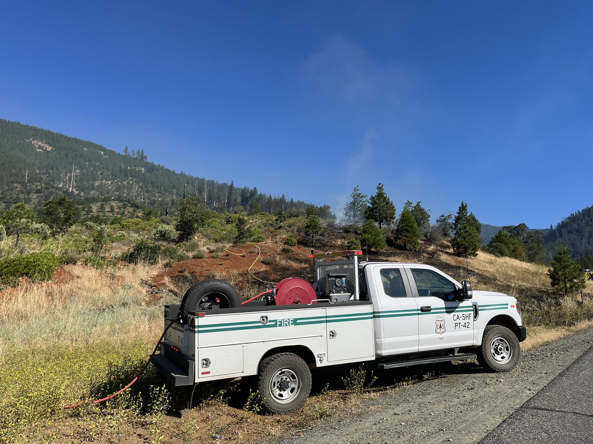 ShastaTrinityNF's tweet photo. The Trinity River Management Unit wildland firefighters are supporting suppression efforts on the Oregon Fire. The Oregon Fire is along SR-299 west of Weaverville.

This is a CAL FIRE incident. Follow @CALFIRESHU for all updates. 
 
#OregonFire #Weaverville https://t.co/aqHTNqHiqQ
