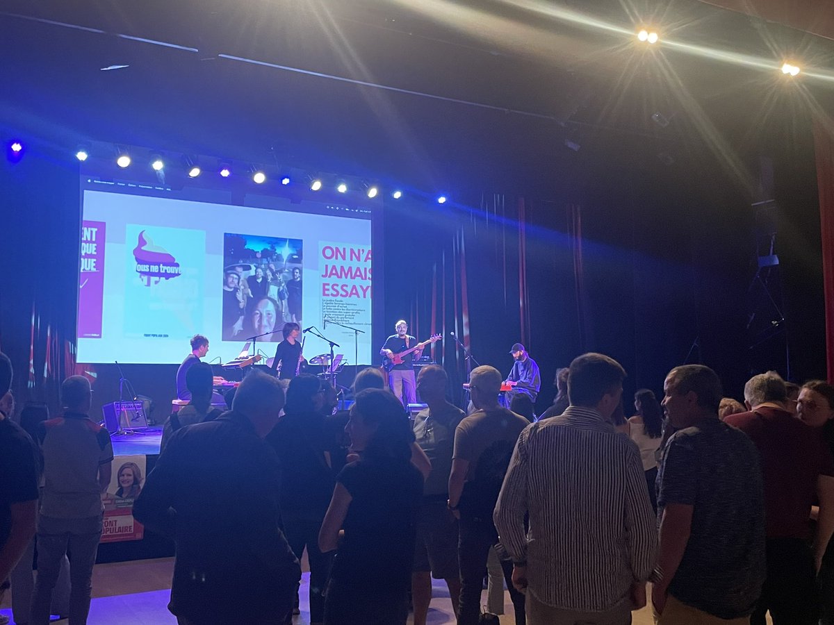 LFI9108's tweet photo. Début du premier concert pour notre meeting festif en compagnie de nos candidats Berenger Cernon (@slappy_w) et Céline Ciéplinski (@CelineCiep) https://t.co/zUsjH3tv3e