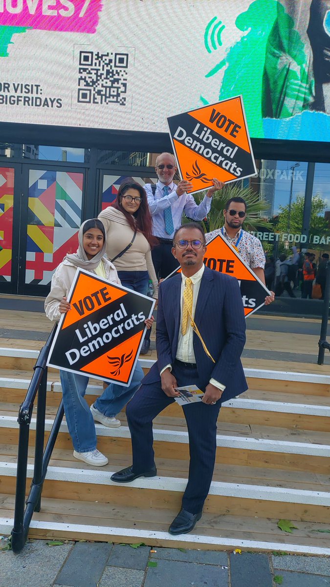 3 HOURS LEFT TO VOTE !

If you've just got back from work and haven't voted yet, don't worry! 

You still have three hours left until voting closes.  

Please do lend me your support - every single vote matters.

#VoteWisely #election2024 #election #liberaldemocrats #change