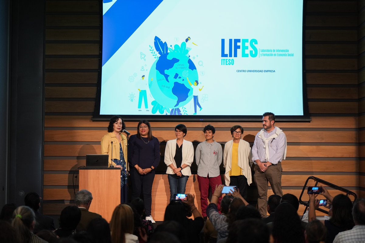 ANUIES_RCO's tweet photo. El Laboratorio de Intervención y Formación de Economía Social (LIFES), de la Escuela de Negocios @ITESO presentó los resultados de esta iniciativa que apoyó a más de 20 emprendimientos comunitarios 🤩 Más detalles 👉 https://t.co/4nltjbfLVR https://t.co/wox3bDEgkj
