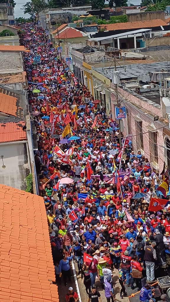 Psuv Ciudad Bolívar (@psuvcbo) on Twitter photo #EnFotos Amor, lealtad y compromiso revolucionario es lo que caracteriza a los bolivarenses, y este 28 de julio reafirmaremos nuestro compromiso con la patria #28Jul #VenezuelaVaConTodo <a href="/NicolasMaduro/">Nicolás Maduro</a> <a href="/PartidoPSUV/">PSUV</a> <a href="/delcyrodriguezv/">Delcy Rodríguez</a> <a href="/comandosergioh/">Sergio Hernandez</a>🇻🇪 #EnFotos Amor, lealtad y compromiso revolucionario es lo que caracteriza a los bolivarenses, y este 28 de julio reafirmaremos nuestro compromiso con la patria #28Jul #VenezuelaVaConTodo <a href="/NicolasMaduro/">Nicolás Maduro</a> <a href="/PartidoPSUV/">PSUV</a> <a href="/delcyrodriguezv/">Delcy Rodríguez</a> <a href="/comandosergioh/">Sergio Hernandez</a>🇻🇪
