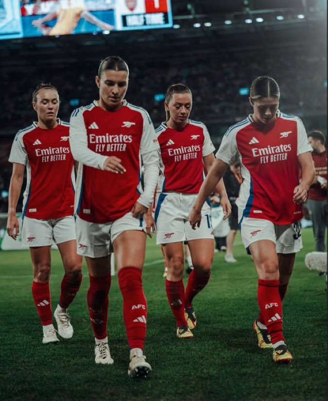 Yeah the girls tweet media