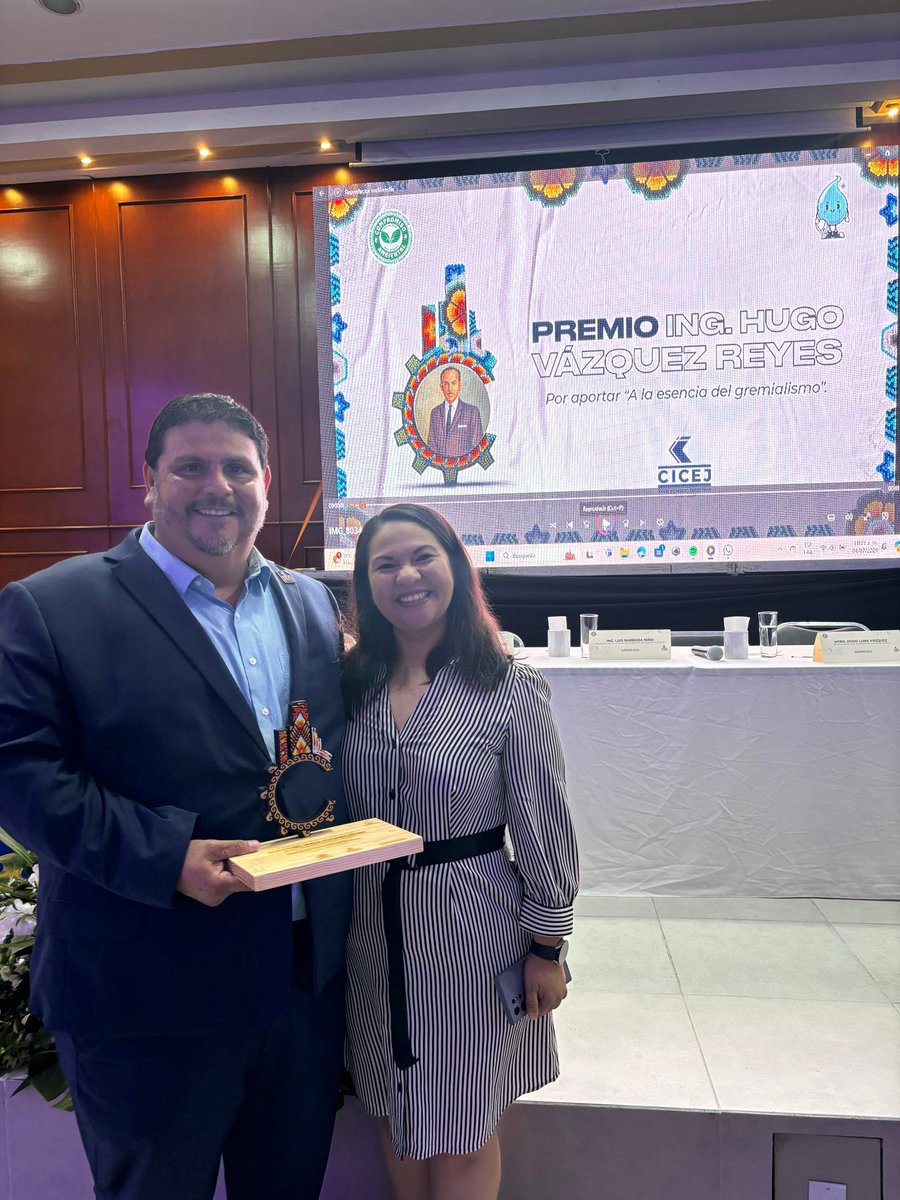 ingmirnamis's tweet photo. El trabajo que hacen las y los ingenieros por #Jalisco debe ser reconocido, #NuestroColegio lo hace a través del Premio "Hugo Vázquez Reyes" Un honor compartir la profesión con tod@s ustedes!!
#LaIngenieríaCivil
#AlServicioDeJalisco https://t.co/iQfLfgwZ2d